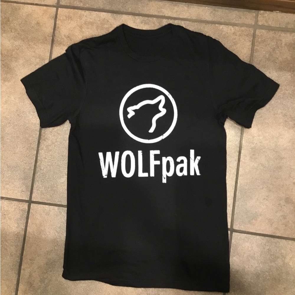 WOLFpak Women's Black Short sleeves logo